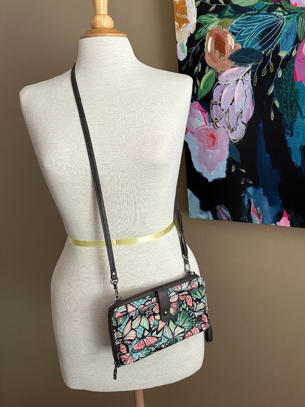Sakroots Butterfly Convertible Crossbody Wallet Wristlet Clutch Bag